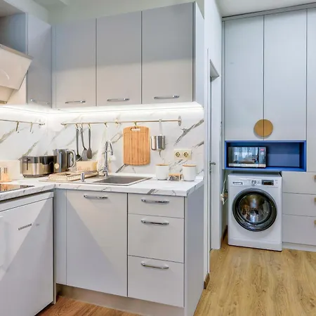 Premium Center By Apartmax