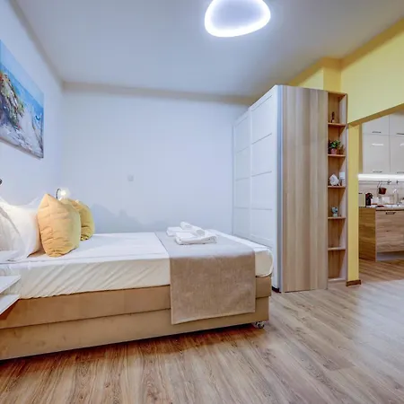 Premium Center By Apartmax
